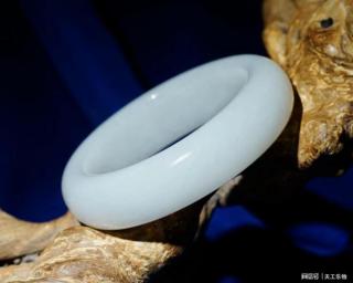 过年买镯子!买这些和田玉手镯要花多少钱?